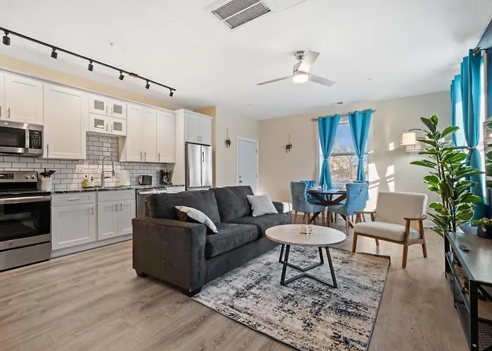 Apartment Cozy King Bed With Free Parking