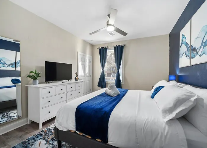 Cozy King Bed With Free Parking Apartment Pittsburgh