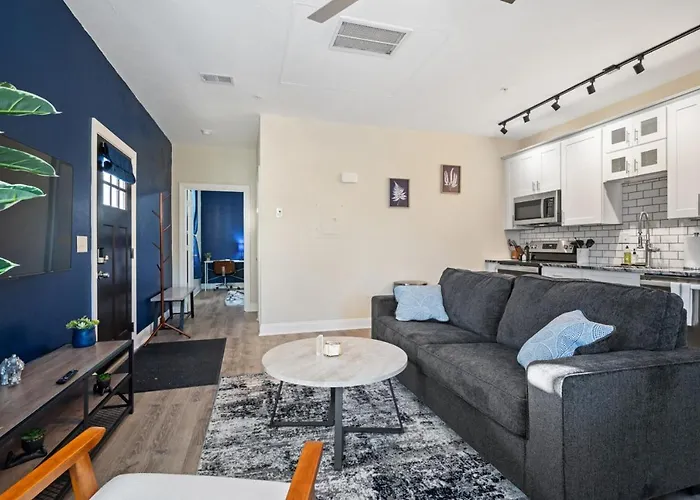 Apartment Cozy King Bed With Free Parking *